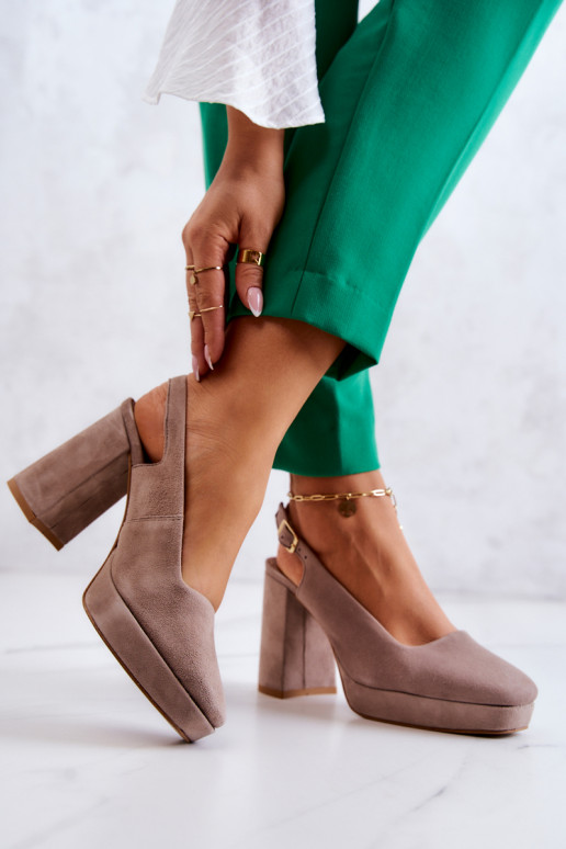 Sapatos de camurça bege