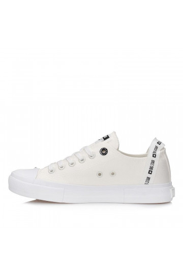 Sapatos modelo de tênis branco