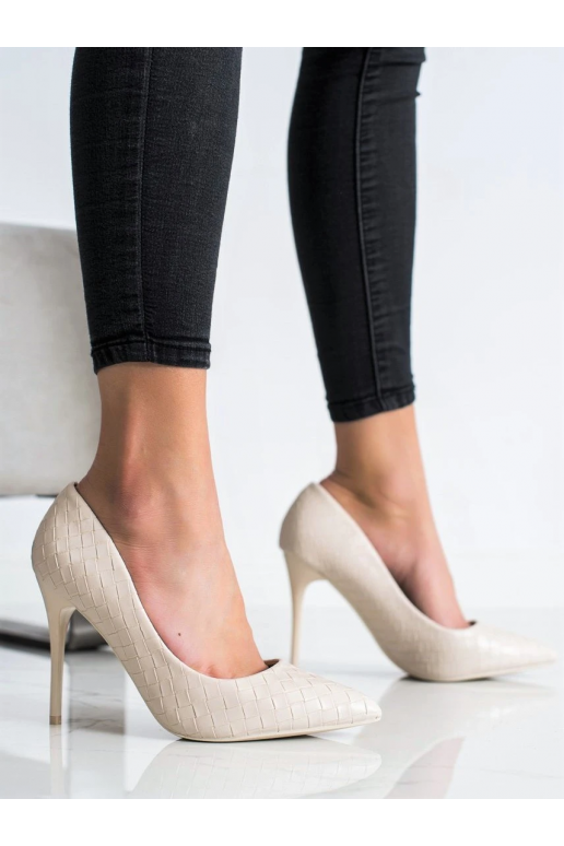 Sapatos bege de salto alto
