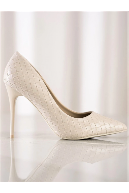 Sapatos bege de salto alto