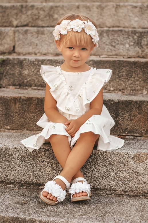 Sandálias infantis com flores na cor... Sandálias infantis com flores na cor...