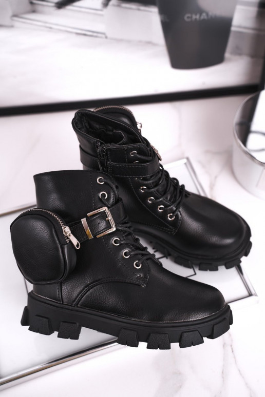 Calçados infantis quentes na cor preta Calçados infantis quentes na cor preta