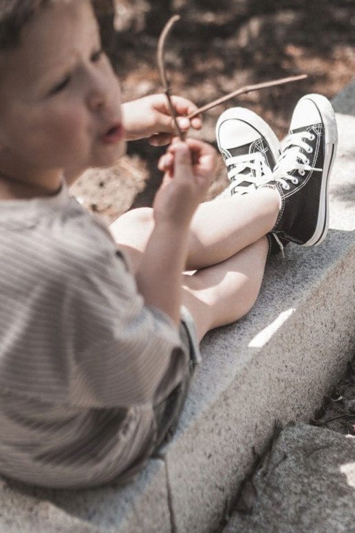 Calçados infantis com sola preta Calçados infantis com sola preta
