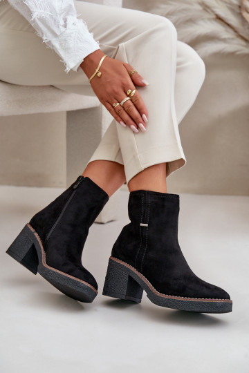 Botas com aquecimento no interior de camurça ecológicaoParae cor preta Arkesia