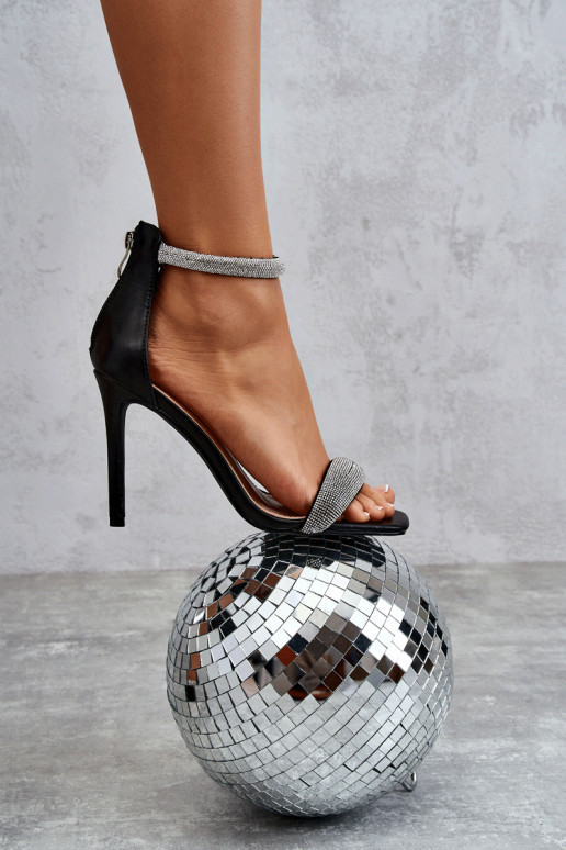 Estilo elegante sandálias com salto fino cor preta Patricio Estilo elegante sandálias com salto fino cor preta Patricio