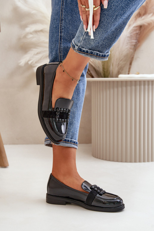 Mocassins lacados Feminino com enfeites cor preta Vinceza 58389