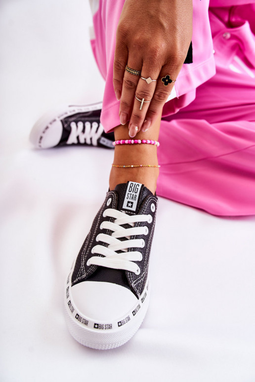Sapatos femininos Big Star com elementos vazados na cor preta FF274023 Sapatos femininos Big Star com elementos vazados na cor preta FF274023
