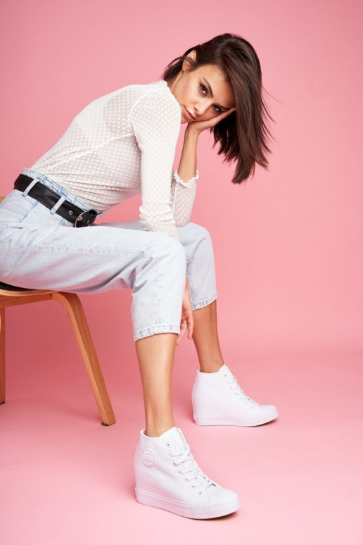 Tênis modelo sapatos Big Star cor branca FF274A192