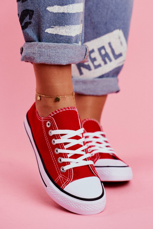 Sapatos casuais vermelhos de modelo clássico Sapatos casuais vermelhos de modelo clássico