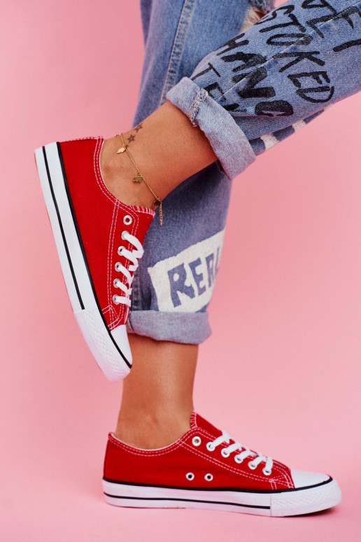 Sapatos casuais vermelhos de modelo clássico Sapatos casuais vermelhos de modelo clássico