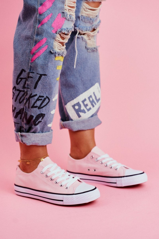 Sapatos casuais modelo clássico na cor rosa Sapatos casuais modelo clássico na cor rosa