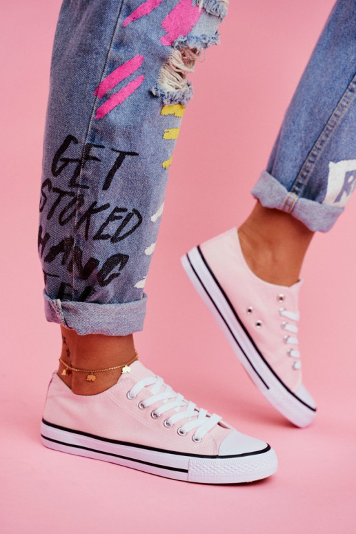 Sapatos casuais modelo clássico na cor rosa Sapatos casuais modelo clássico na cor rosa