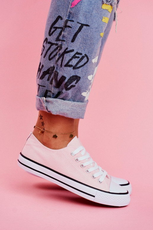 Sapatos casuais modelo clássico na cor rosa Sapatos casuais modelo clássico na cor rosa