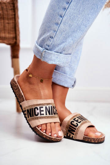 Chinelos com ilhós brilhantes cor bege Be Nice