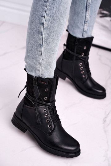 Botas enormes da moda na cor preta Perfecto