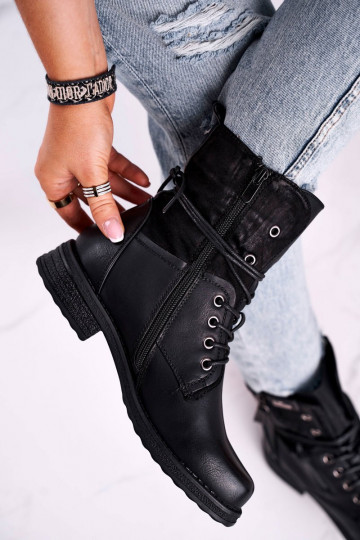 Botas enormes da moda na cor preta Perfecto 2