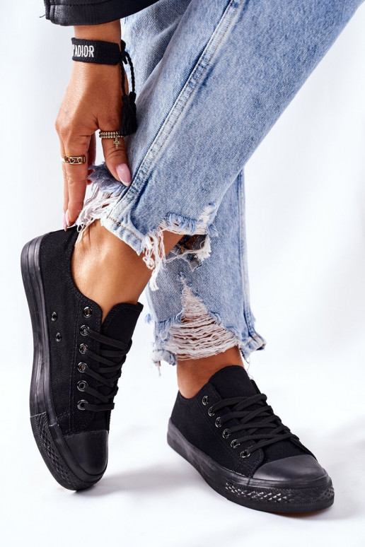 Sapatos casuais modelo clássico na cor preta