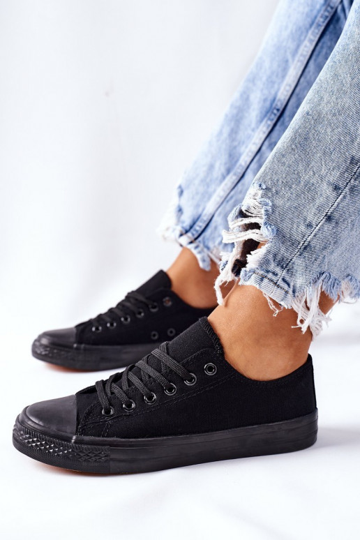 Sapatos casuais modelo clássico na cor preta