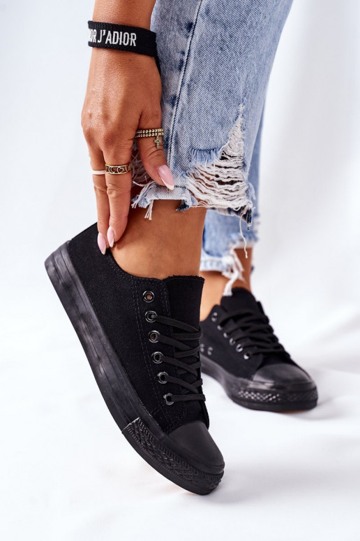 Sapatos casuais modelo clássico na cor preta