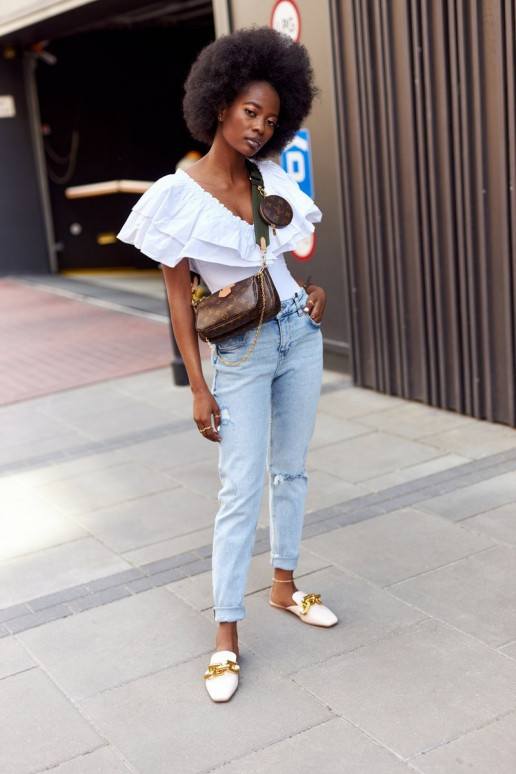 Sandálias Call On Me com corrente em bege Sandálias Call On Me com corrente em bege