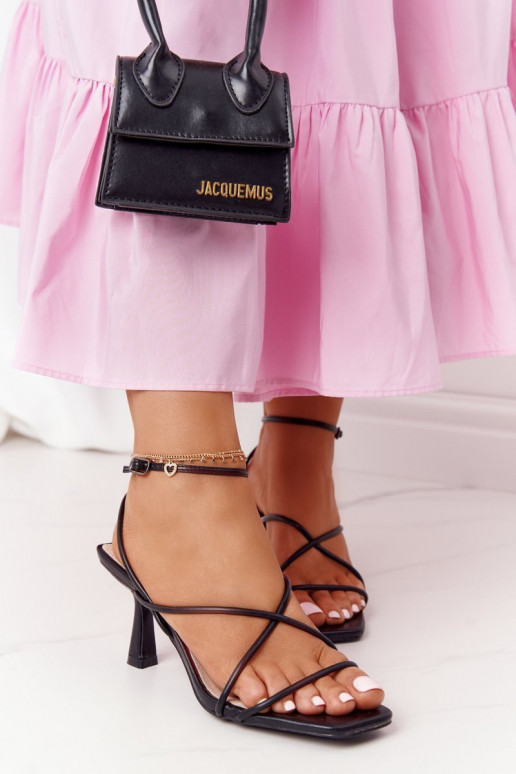 sandálias com salto fino S.Barski C420-11 cor preta sandálias com salto fino S.Barski C420-11 cor preta