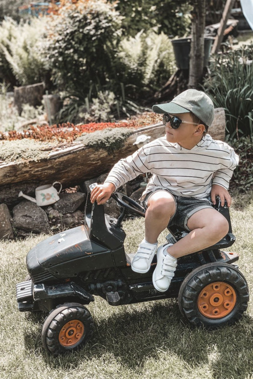 Tênis infantil com fechos adesivos Branco-preto Califórnia Tênis infantil com fechos adesivos Branco-preto Califórnia