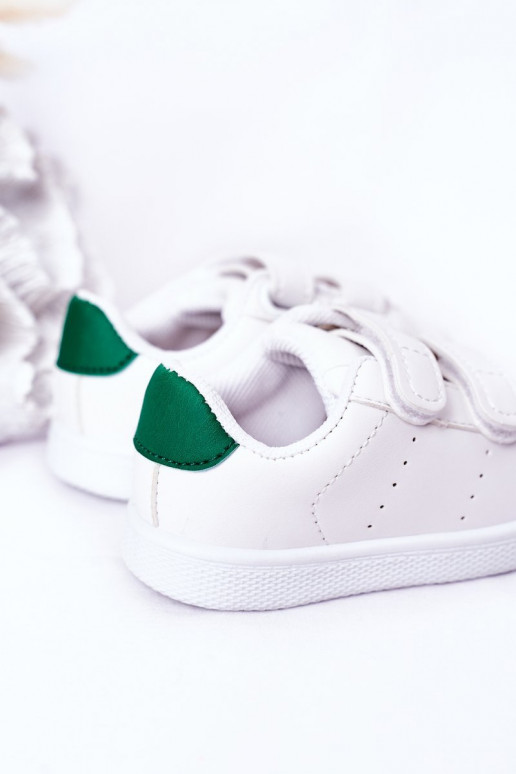 Tênis infantil com fechos adesivos Cor branco e verde Califórnia