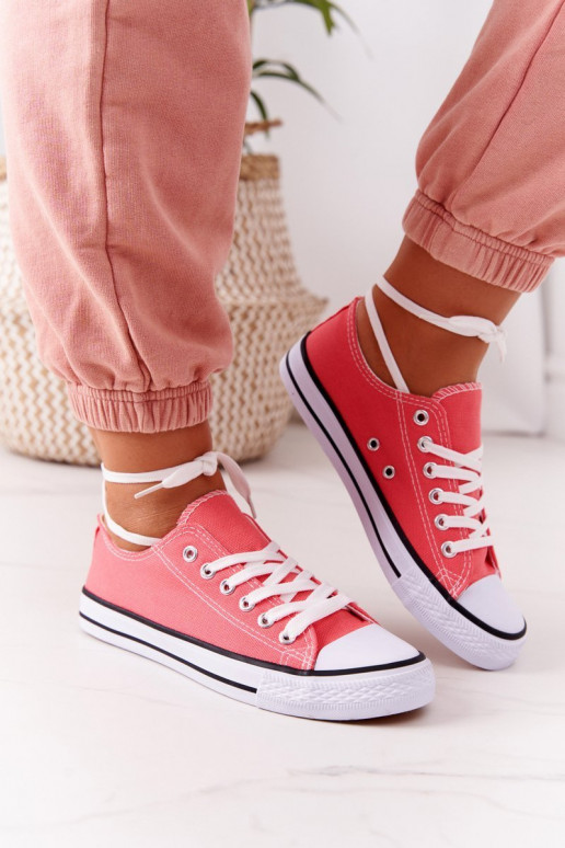 Sapatos casuais modelo clássico na cor coral