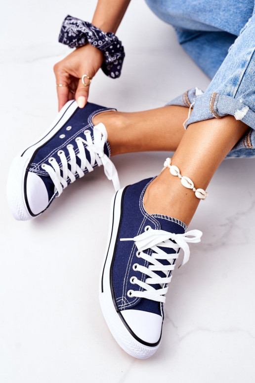 Sapatos casuais de modelo clássico na cor azul escuro