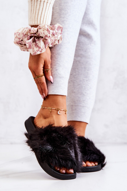 Chinelos com pêlo na cor preta Pollie Chinelos com pêlo na cor preta Pollie