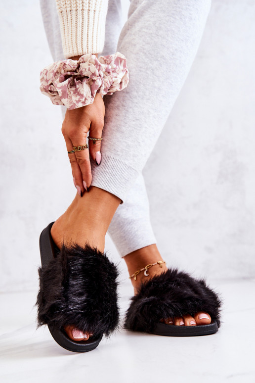 Chinelos com pêlo na cor preta Pollie Chinelos com pêlo na cor preta Pollie