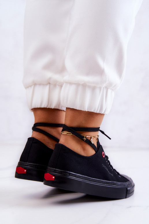 Sapatos de lazer modelo clássico Cross Jeans JJ2R4019C cor preta