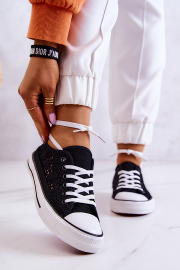 Sapatos de lazer com elementos vazados na cor preta Venture