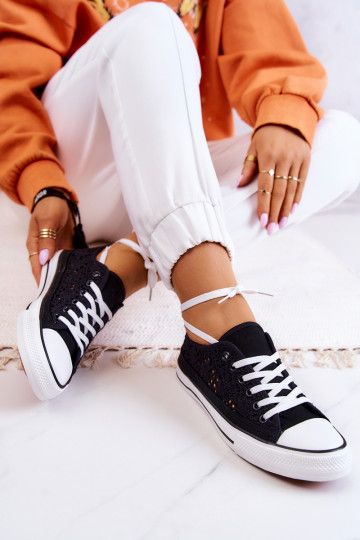 Sapatos de lazer com elementos vazados na cor preta Venture 2