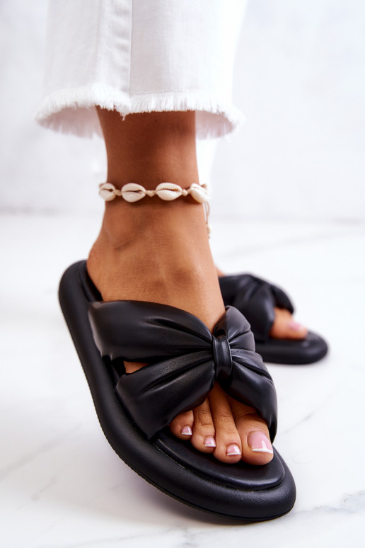 Chinelos da moda na cor preta Savirra
