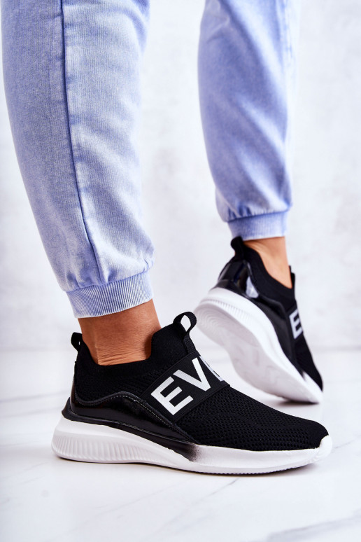 Calçado desportivo Loran de modelo marcante na cor preta