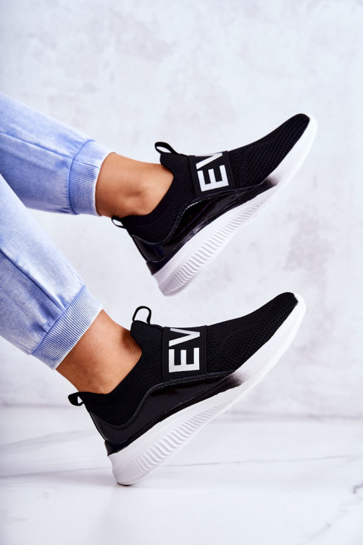 Calçado desportivo Loran de modelo marcante na cor preta