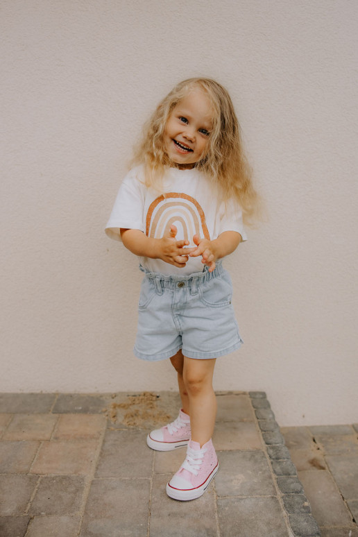 Calçado infantil de lazer com salto rosa Mona Calçado infantil de lazer com salto rosa Mona