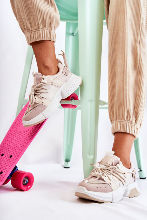 Sapatos modelo de tênis Sapatos estilo esportivo cor marrom Algum dia Sapatos modelo de tênis Sapatos estilo esportivo cor marrom Algum dia