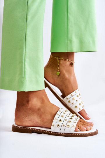 Chinelos de couro com enfeites na cor branca Brien