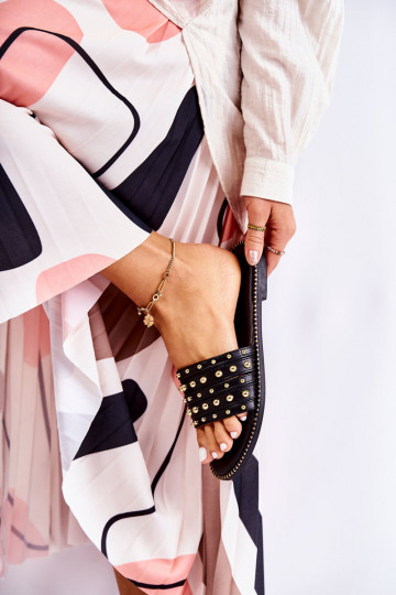 Chinelos de couro com enfeites na cor preta Brien 2