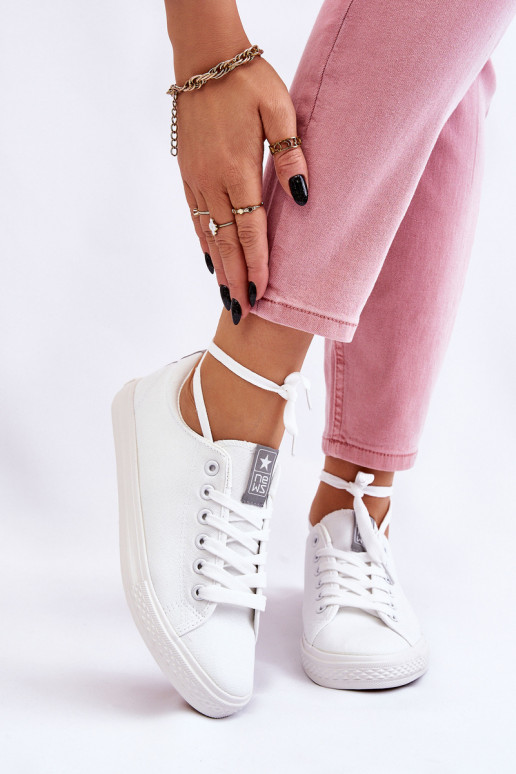 Sapatos casuais de modelo clássico na cor branca Eleya