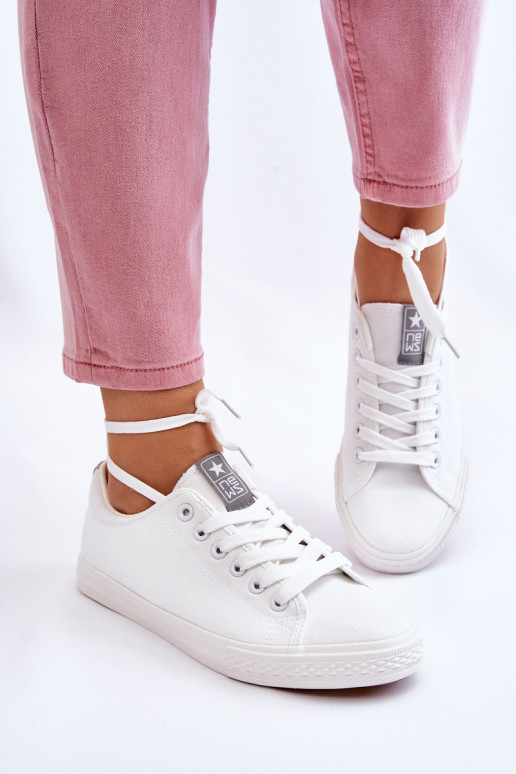 Sapatos casuais de modelo clássico na cor branca Eleya