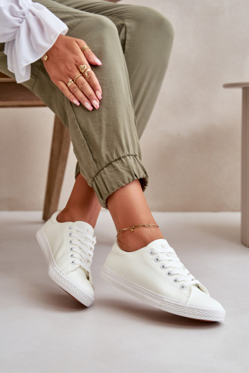 com alças Sapatos casuais modelo clássico na cor branca Misima