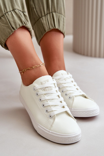 com alças Sapatos casuais modelo clássico na cor branca Misima 2