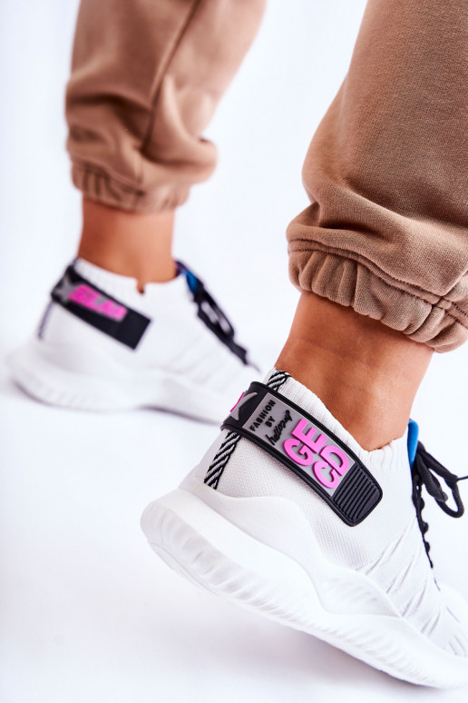 Sapatos Klayra cor branca do modelo tênis Sapatos Klayra cor branca do modelo tênis