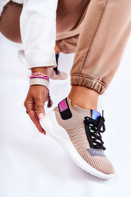 Sapatos Klayra bege Klayra do modelo resistente Modelo de tênis