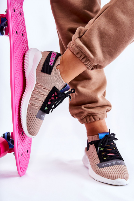 Sapatos Klayra bege Klayra do modelo resistente Modelo de tênis