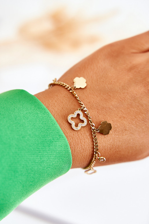 Pulseira com lindos detalhes na cor dourada