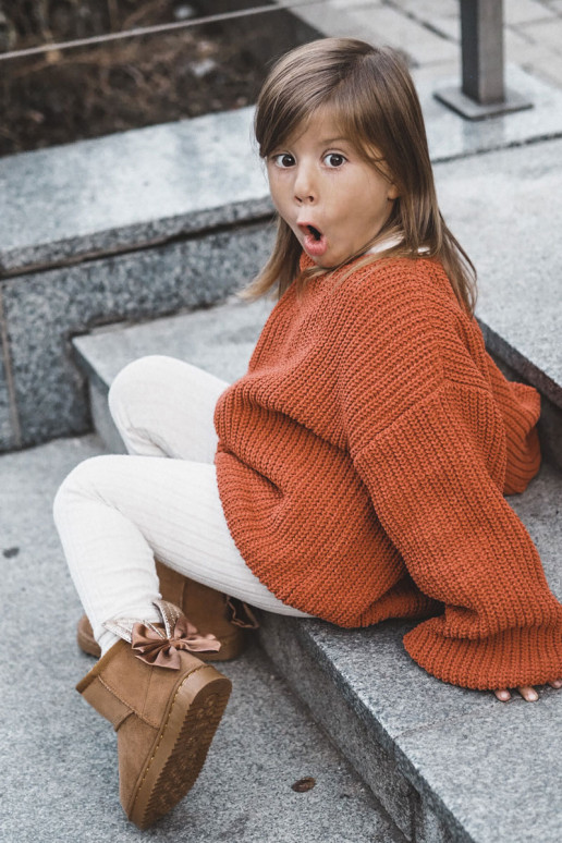 Botas infantis de neve aquecidas com fitas na cor marrom Meriva